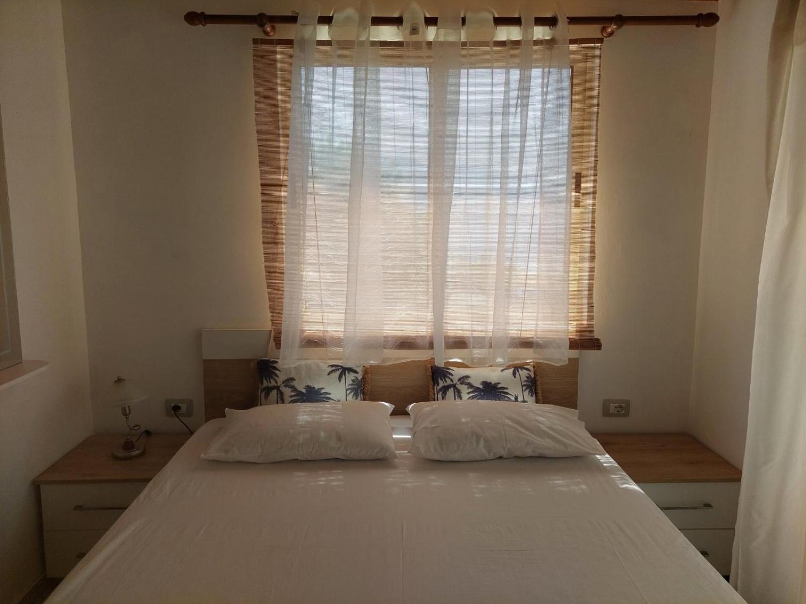 Qeparo Antonio Rooms ภายนอก รูปภาพ
