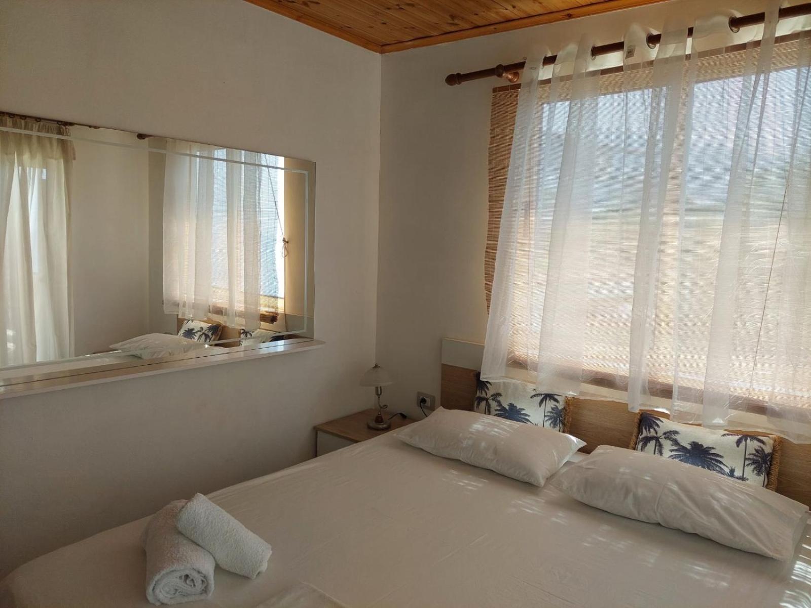 Qeparo Antonio Rooms ภายนอก รูปภาพ