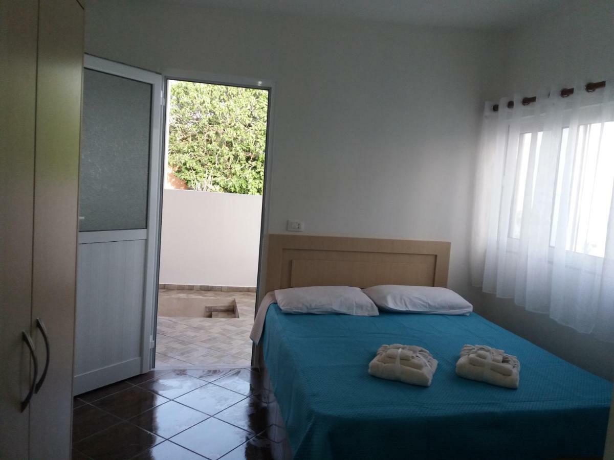 Qeparo Antonio Rooms ภายนอก รูปภาพ